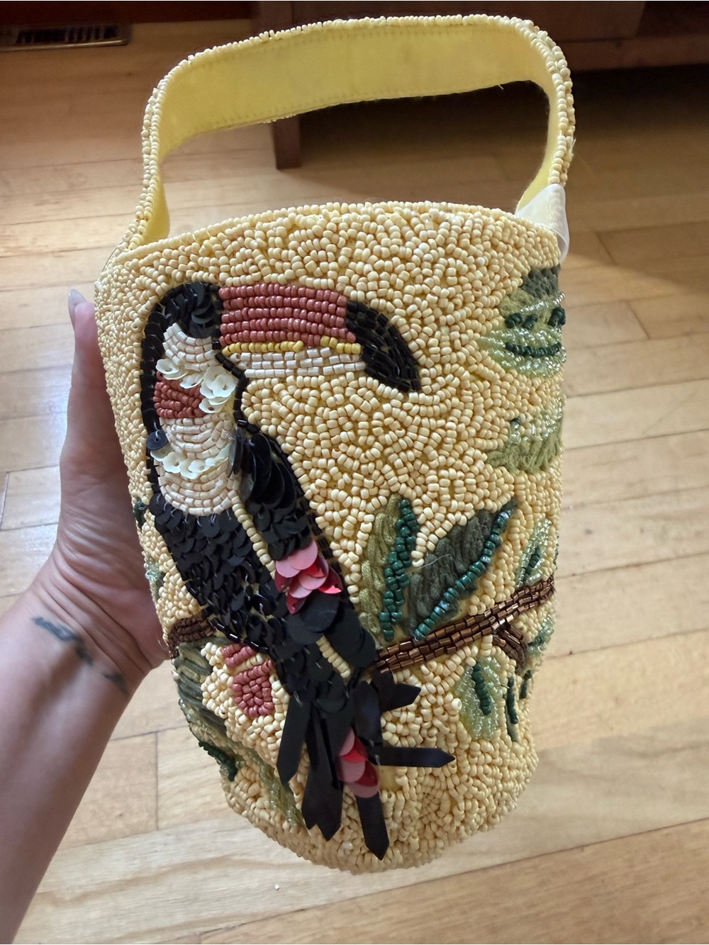 Toucan Yellow Beaded Bag Viral TikTok Trend - Rare Find!! NWT - Picture 1 of 6